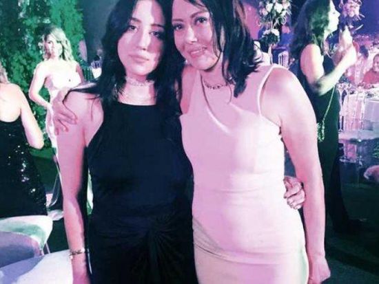 هل تقف الفنانة نهى العمروسي وراء محاولات إيقاف مسلسل الطاووس بسبب ابنتها؟