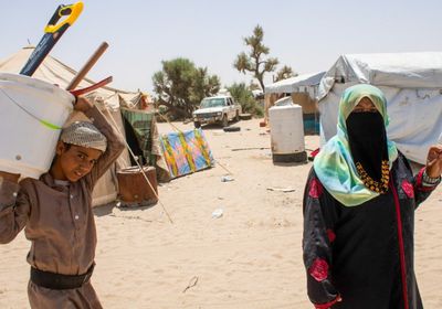 مساعدات إغاثية لـ2400 نازح بمأرب