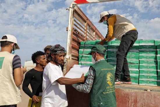 توزيع 2500 كرتون تمور بالعاصمة