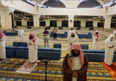 السعودية تغلق 25 مسجدًا بعد إصابة مصلين بكورونا