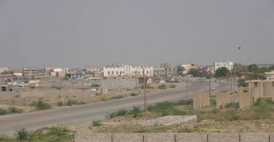 قذائف الهاون الحوثية تقصف أعيانا مدنية في حيس