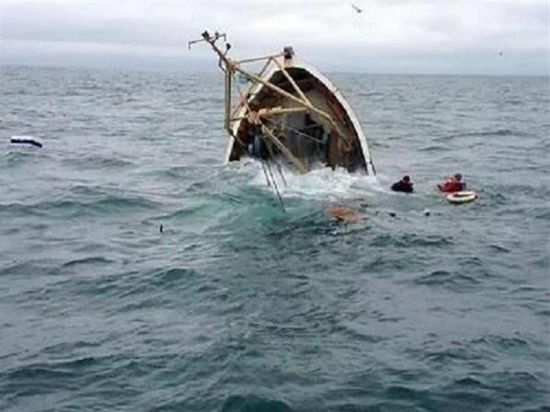 غرق زورق على متنه 130 مهاجرًا قبالة السواحل الليبية