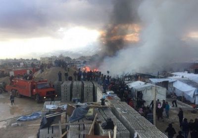  مصرع رضيع وإصابة آخرين في حريق مخيم لاجئين السوريين شمال لبنان