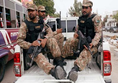 الحكومة الباكستانية تستعين بالجيش لتطبيق إجراءات كورونا