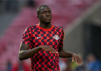 سكاي: ليفربول يحسم التعاقد مع مدافع لايبزج