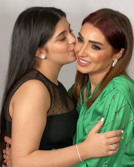 هكذا احتفلت روجينا بعيد ميلاد ابنتها مريم