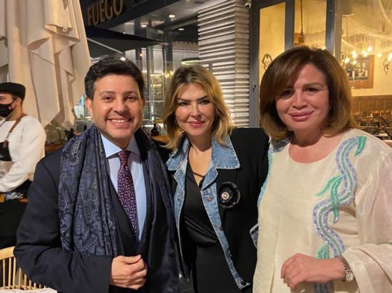 إلهام شاهين مع هاني شاكر ونادية الجندي في ظهور جديد (صور)