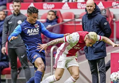 أياكس يفوز على ألكمار ويقترب من التتويج بلقب الدوري الهولندي