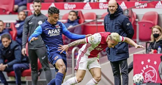 أياكس يفوز على ألكمار ويقترب من التتويج بلقب الدوري الهولندي