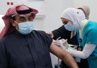الكويت تُعلن تطعيم مليون مواطن بلقاح كورونا