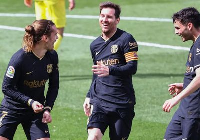 برشلونة يواصل الاقتراب من الصدارة ويعبر فياريال بثنائية