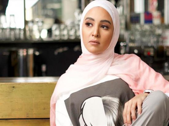 هلا رشدي تعلن إصابة أسرتها بفيروس كورونا