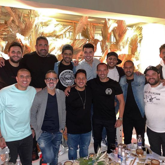 أمير كرارة مع نجوم مسرح مصر في سهرة رمضانية