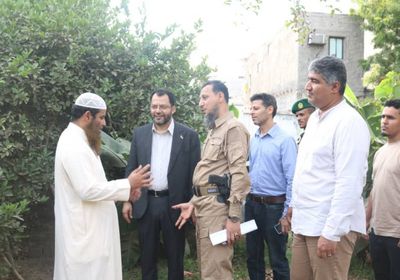 وفد "الانتقالي" يدعم دار العجزة في الشيخ عثمان ماديًا