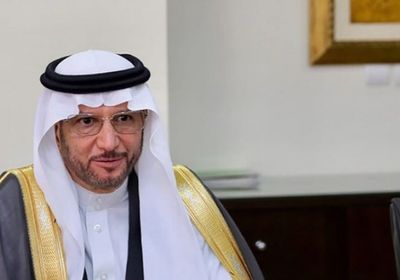 العثيمين يُدين تسيير زورق مفخخ قبالة ينبع