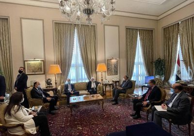 في ختام زيارته.. جريفيث يغادر القاهرة