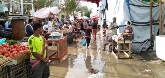 شوارع جعار تغرق بمياه الأمطار (صور)