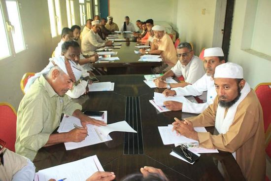 "تنفيذي الشحر" يطلع على أنشطة النقل والأوقاف