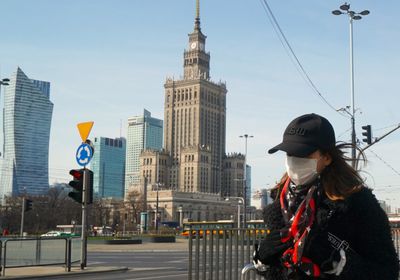 بولندا تعتزم إعادة فتح الاقتصاد في مايو