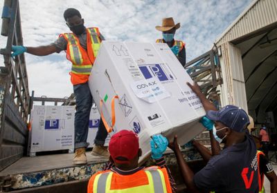 أمريكا ترسل شحنات لقاح أسترازينيكا إلى الهند