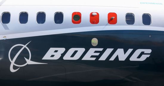 بوينغ توقف تسليم طائرات 737 ماكس بعد وجود عطل