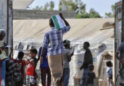 توزيع مساعدات غذائية سعودية في العاصمة عدن