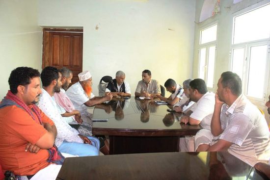 الشحر تعلن استمرار ضخ أسطوانات الغاز للمستودعات