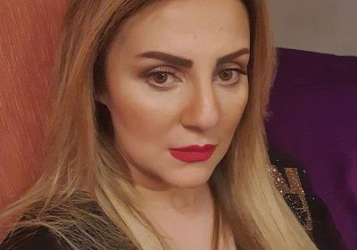 رانيا محمود ياسين تهنئ حورية فرغلي بعد عملية أنفها