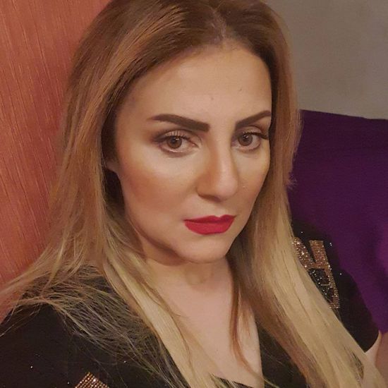 رانيا محمود ياسين تهنئ حورية فرغلي بعد عملية أنفها