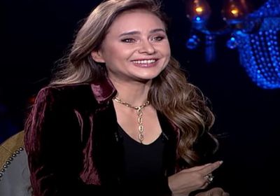نيللي كريم تكشف تفاصيل زواجها الأول
