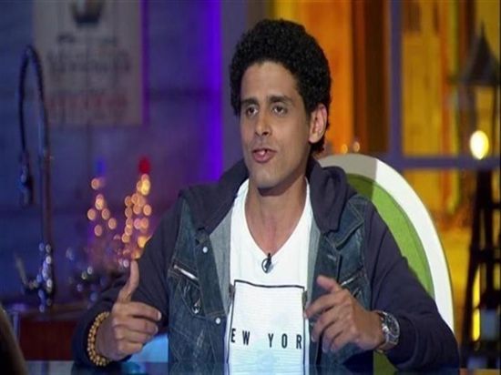 حمدي الميرغني يطلب من جمهوره الدعاء لدلال عبد العزيز وسمير غانم