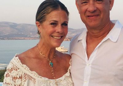 ريتا ويلسون تحتفل بمرور 33 عامًا على زواجها من توم هانكس