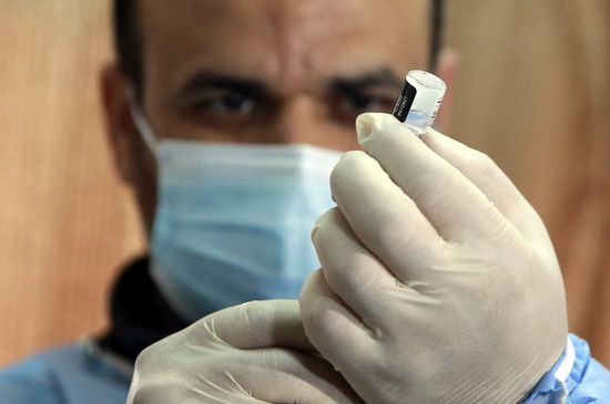 انطلاق حملة التطعيم ضد كورونا في إدلب السورية