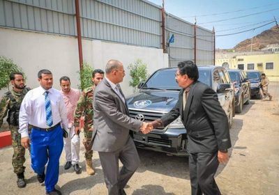 الرئيس الزُبيدي يصل عدن قادمًا من أبوظبي