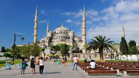  هبوط إيرادات السياحة التركية بنحو 40%