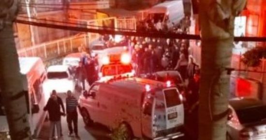  إصابة 3 إسرائيليين بجروح في حادث إطلاق نار من سيارة مسرعة