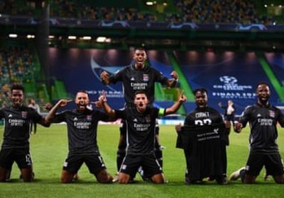 ليون بعشرة لاعبين يعرقل انطلاقة موناكو ويشعل صراع المركز الثالث بالدوري الفرنسي