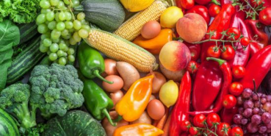 استقرار أسعار الخضروات والفواكه بأسواق عدن اليوم الإثنين