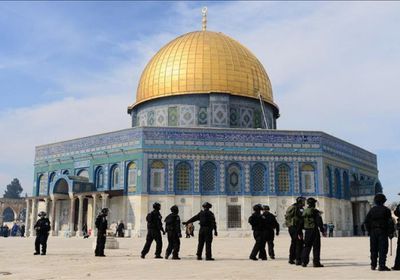  عشرات المستوطنين يقتحمون المسجد الأقصى من جهة باب المغاربة