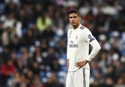 ضربة جديدة.. فاران يغيب عن ريال مدريد أمام تشيلسي