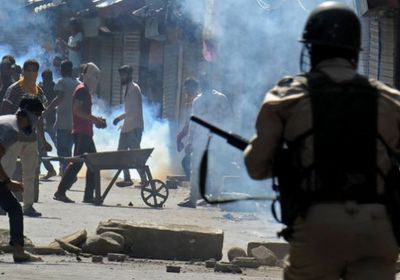 جماعة متمردة بميانمار تسقط طائرة هليكوبتر عسكرية