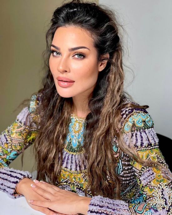 نادين نسيب نجيم تتألق في أحدث جلسة تصوير (صور)