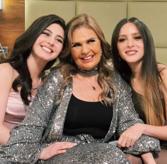 يسرا تُشيد بموهبة مايان السيد وجميلة عوض