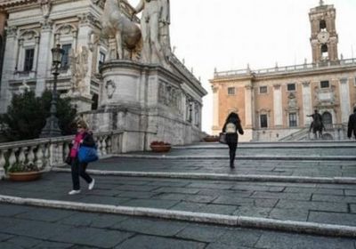 إيطاليا تسجل 305 وفيات بكورونا و 9116 إصابة جديدة