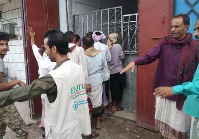 "انتقالي ردفان" يتفقد صرف حوالات "الغذاء العالمي"