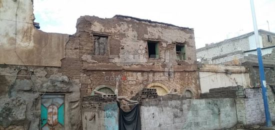 بجولة ميدانية.. "انتقالي خنفر" يدعو لإغاثة منكوبي السيول