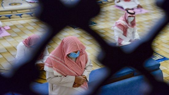 السعودية تغلق 12 مسجدًا بعد إصابة مصلين بكورونا    