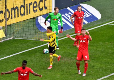 رسميا.. بايرن يتوج بالدوري الألماني بعد هزيمة لايبزيج أمام دورتموند