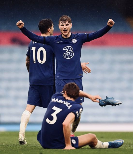 تشيلسي يهزم مانشستر سيتي في عقر داره ويؤجل تتويجه بلقب الدوري الإنجليزي