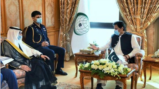  رئيس الوزراء الباكستاني يبحث مع أمين عام منظمة التعاون الإسلامي مكافحة الإسلاموفوبيا